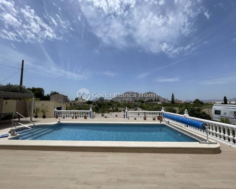 Finca/Casa Rural de 5 habitaciones en Rafal en venta con piscina - 375.000 € (Ref: 10181701)