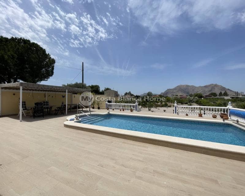 Finca/Casa Rural de 5 habitaciones en Rafal en venta con piscina - 375.000 € (Ref: 10181701)