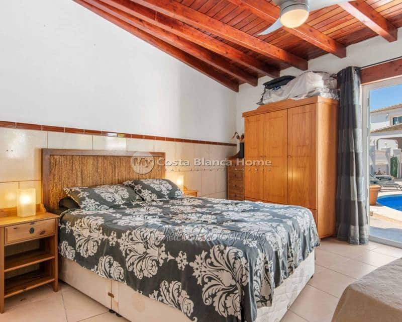 4 quarto Moradia para venda em Catral com piscina - 549 000 € (Ref: 7313516)