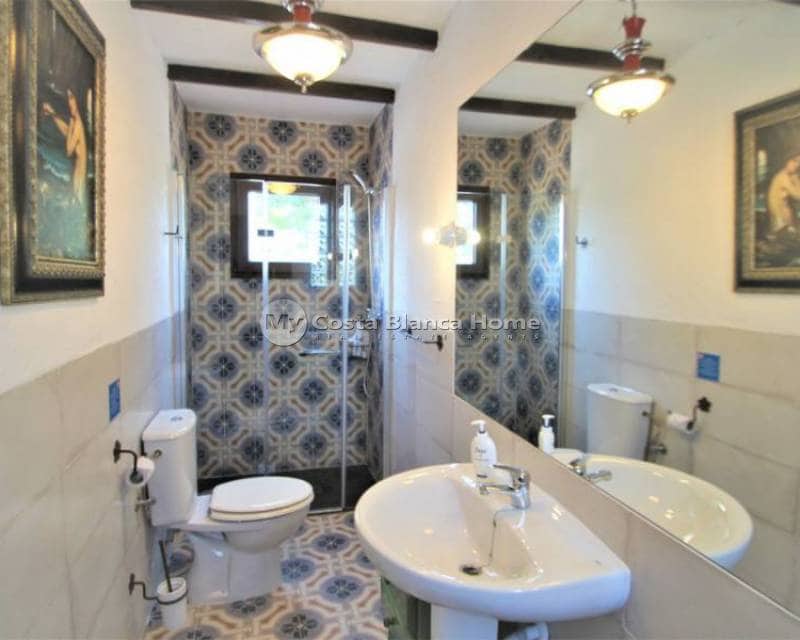 9 sovrum Villa till salu i Orihuela Costa med pool - 690 000 € (Ref: 7614035)