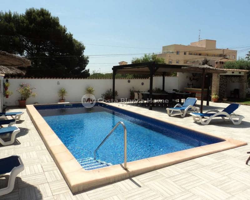 9 sovrum Villa till salu i Orihuela Costa med pool - 690 000 € (Ref: 7614035)