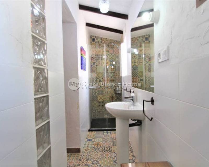 9 sovrum Villa till salu i Orihuela Costa med pool - 690 000 € (Ref: 7614035)