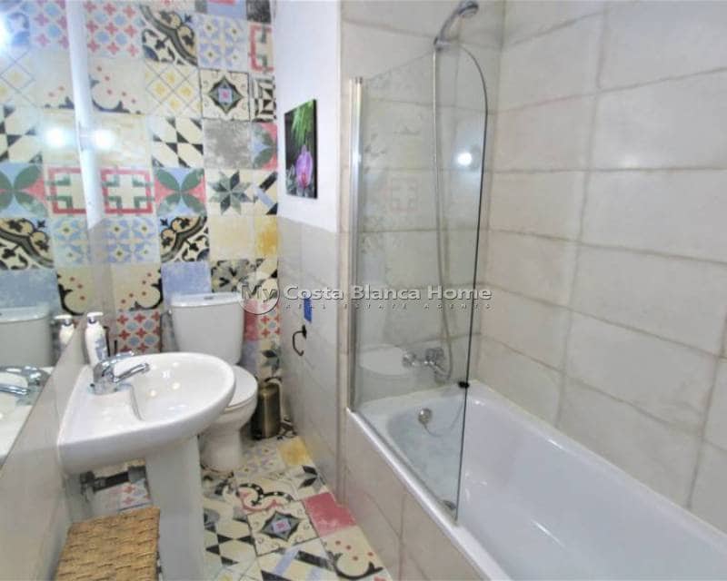 9 sovrum Villa till salu i Orihuela Costa med pool - 690 000 € (Ref: 7614035)