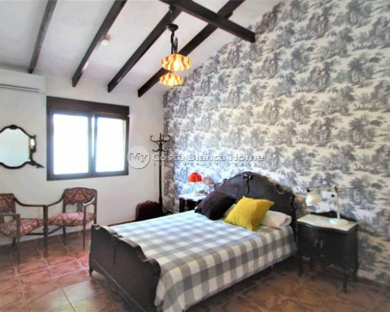 9 sovrum Villa till salu i Orihuela Costa med pool - 690 000 € (Ref: 7614035)