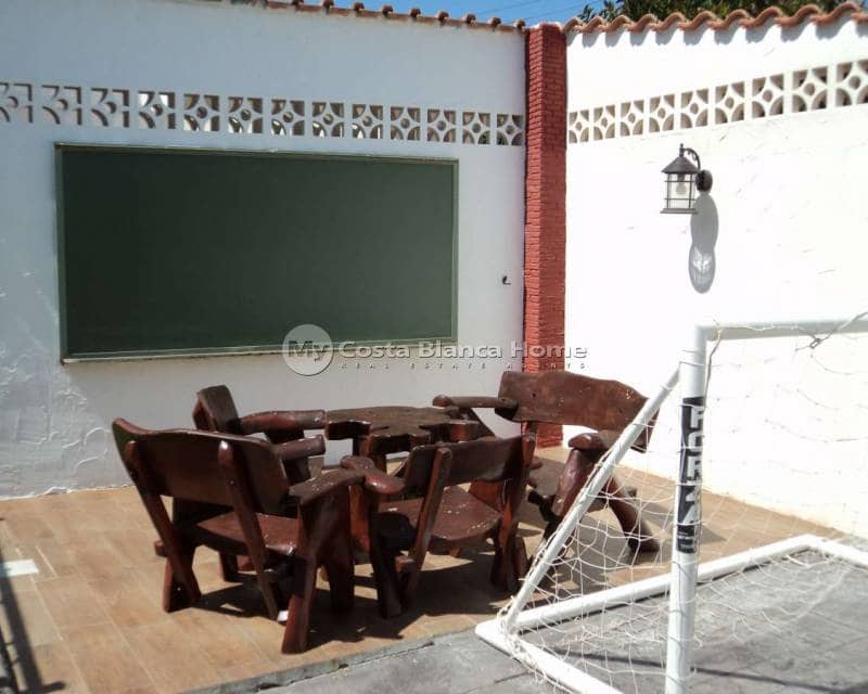 9 sovrum Villa till salu i Orihuela Costa med pool - 690 000 € (Ref: 7614035)