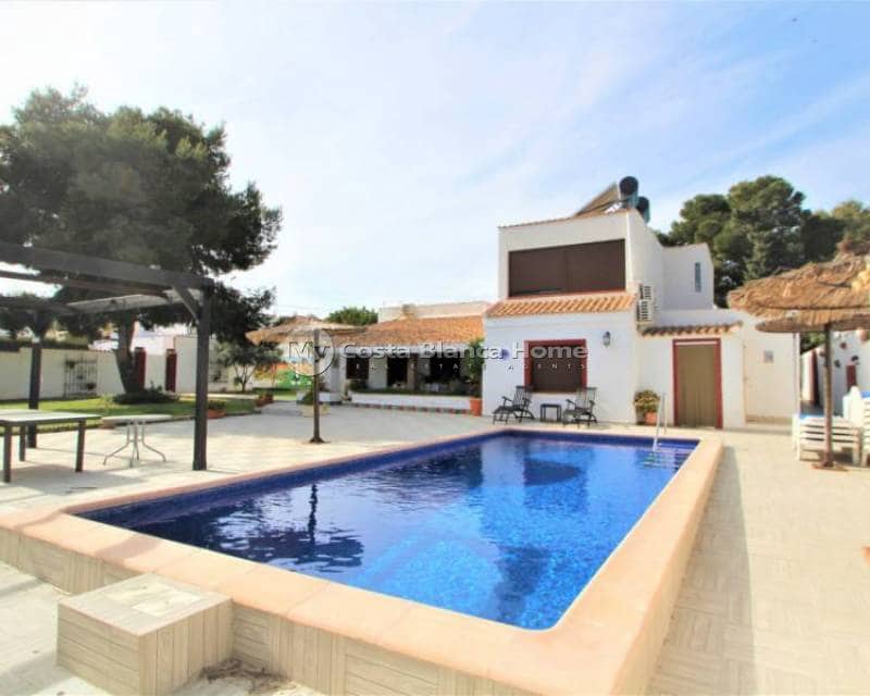 9 sovrum Villa till salu i Orihuela Costa med pool - 690 000 € (Ref: 7614035)
