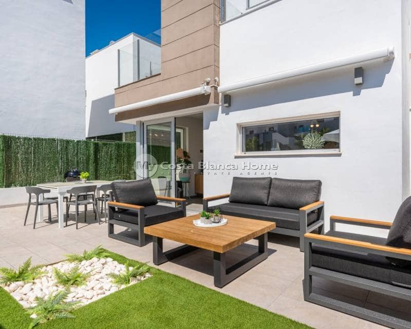 3 bedroom Villa for sale in El Raso with pool - € 445,000 (Ref: 7614054)