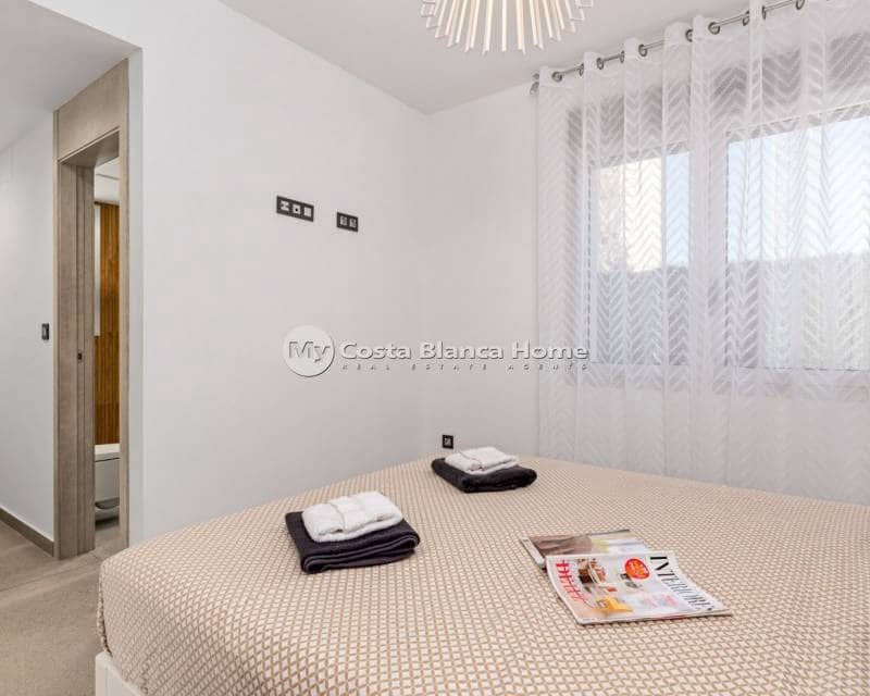 3 bedroom Villa for sale in El Raso with pool - € 445,000 (Ref: 7614054)