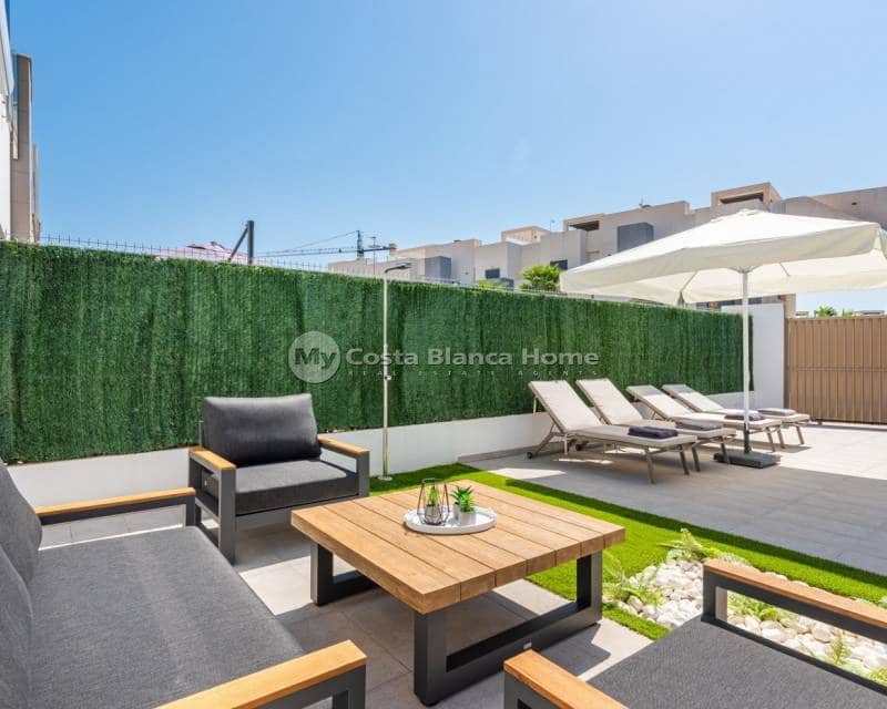 3 bedroom Villa for sale in El Raso with pool - € 445,000 (Ref: 7614054)