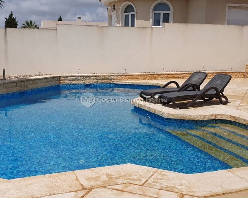 4 soveværelse Villa til salg i Ciudad Quesada med swimmingpool - € 520.000 (Ref: 7614062)