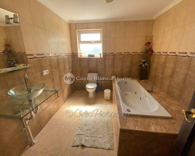 15 sovrum Villa till salu i Crevillente / Crevillent med pool - 575 000 € (Ref: 7808862)