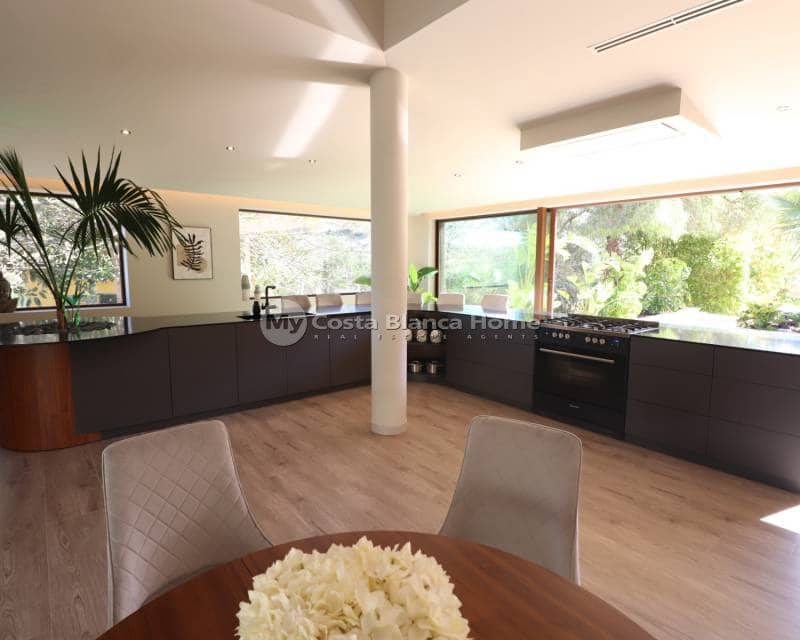 5 soveværelse Finca/Landehus til salg i Aspe med swimmingpool - € 1.700.000 (Ref: 8187663)