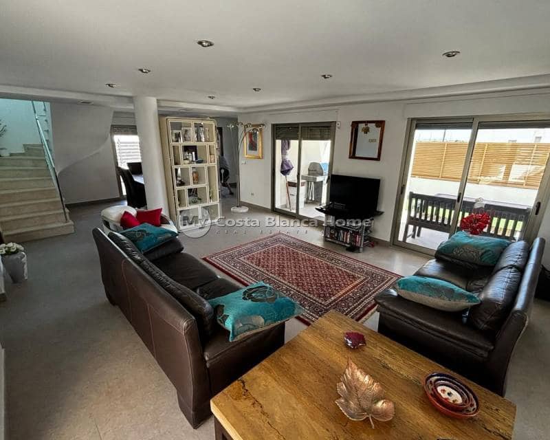 3 soveværelse Villa til salg i Cox med swimmingpool - € 340.000 (Ref: 8304518)