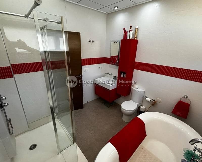 3 soveværelse Villa til salg i Cox med swimmingpool - € 340.000 (Ref: 8304518)