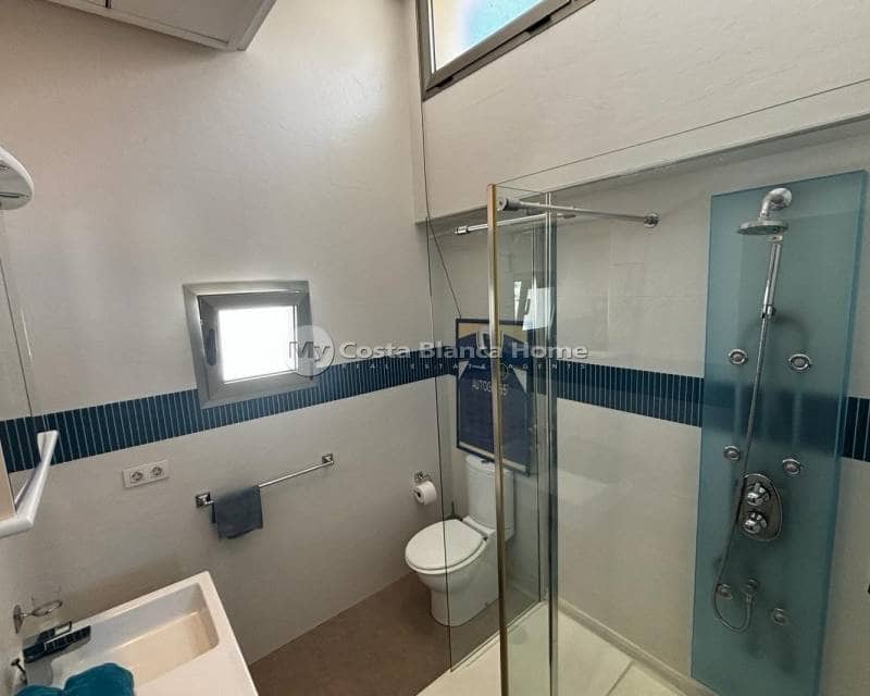 3 soveværelse Villa til salg i Cox med swimmingpool - € 340.000 (Ref: 8304518)