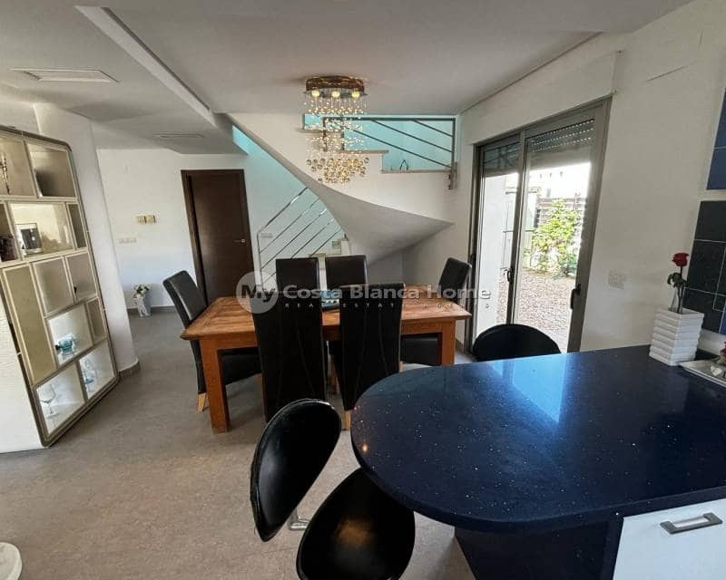 3 soveværelse Villa til salg i Cox med swimmingpool - € 340.000 (Ref: 8304518)