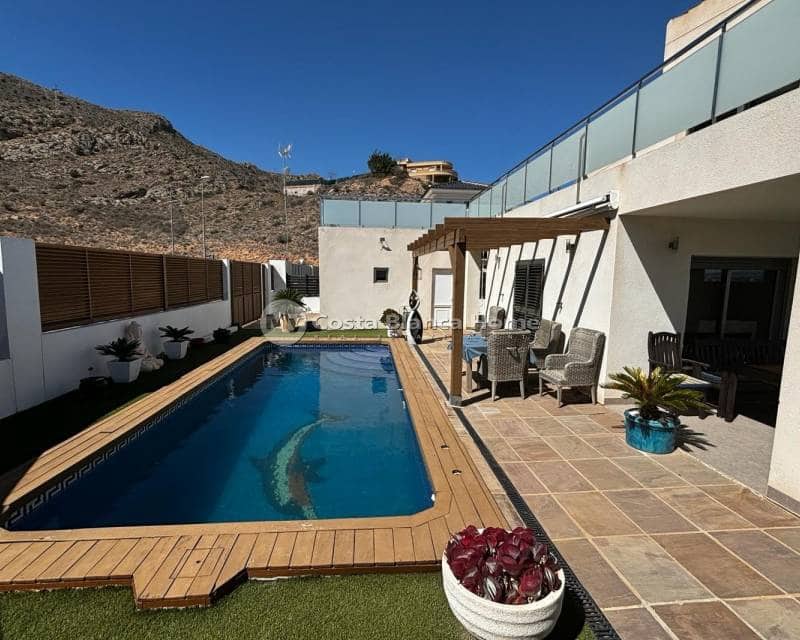 3 soveværelse Villa til salg i Cox med swimmingpool - € 340.000 (Ref: 8304518)