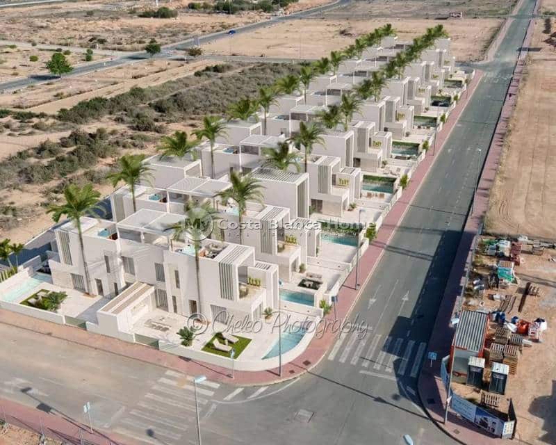 3 bedroom Villa for sale in Ciudad Quesada with pool - € 439,000 (Ref: 8530703)