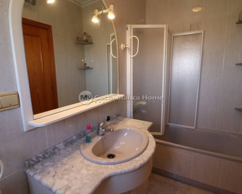 3 bedroom Villa for sale in Algorfa with pool - € 418,000 (Ref: 8649137)