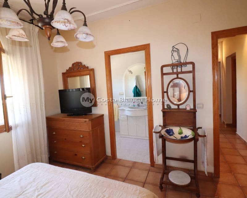 3 bedroom Villa for sale in Algorfa with pool - € 418,000 (Ref: 8649137)