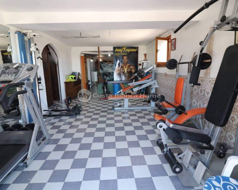 3 bedroom Villa for sale in Algorfa with pool - € 418,000 (Ref: 8649137)