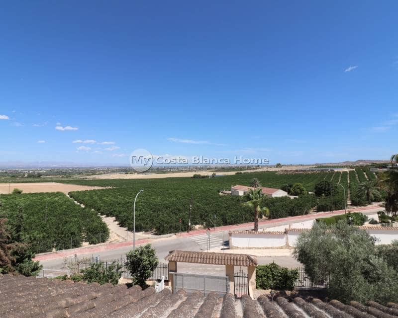 3 bedroom Villa for sale in Algorfa with pool - € 418,000 (Ref: 8649137)