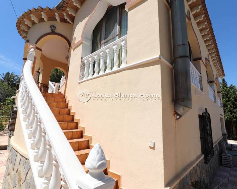 3 bedroom Villa for sale in Algorfa with pool - € 418,000 (Ref: 8649137)