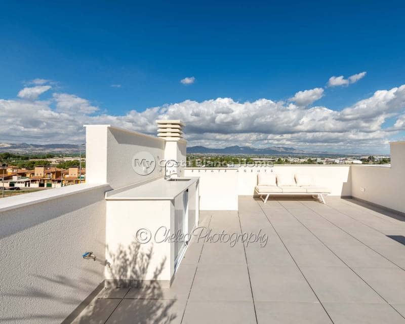 Casa de 2 habitaciones en Cox en venta con piscina - 223.000 € (Ref: 8686501)