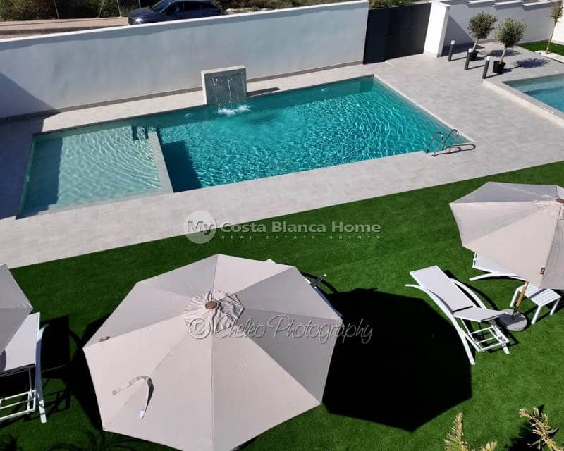 Casa de 2 habitaciones en Cox en venta con piscina - 223.000 € (Ref: 8686501)