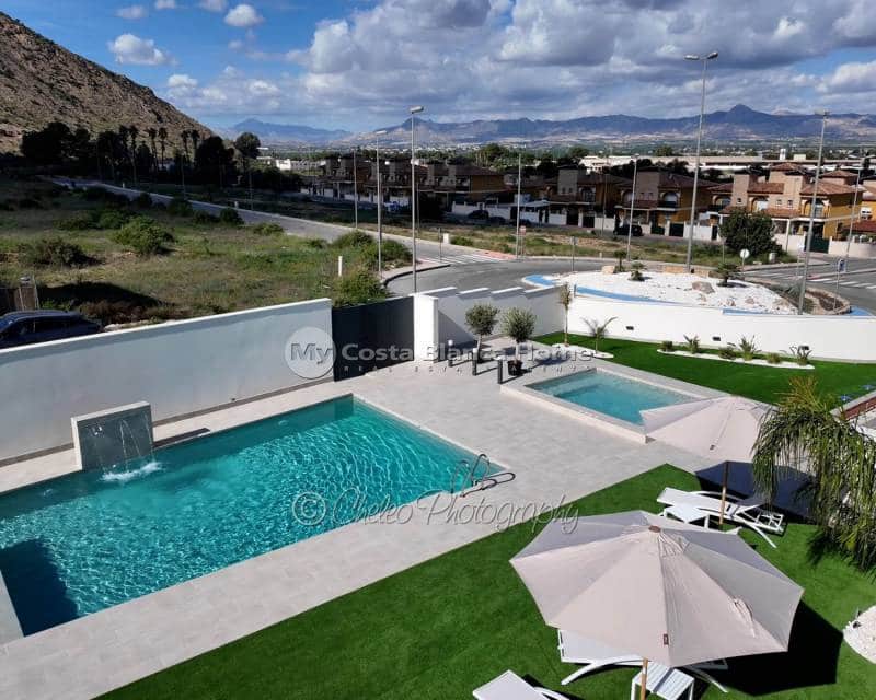 Casa de 2 habitaciones en Cox en venta con piscina - 223.000 € (Ref: 8686501)