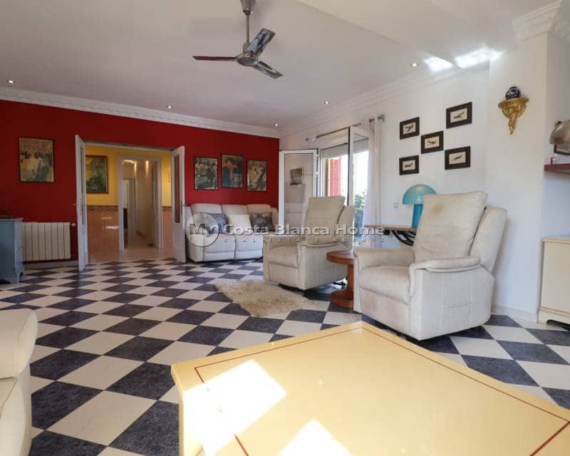 3 bedroom Villa for sale in Algorfa with pool - € 549,500 (Ref: 8782072)