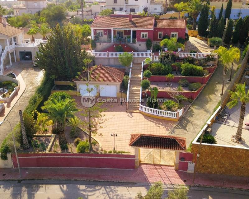 3 bedroom Villa for sale in Algorfa with pool - € 549,500 (Ref: 8782072)