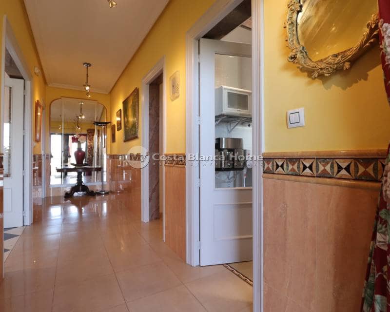 3 bedroom Villa for sale in Algorfa with pool - € 549,500 (Ref: 8782072)