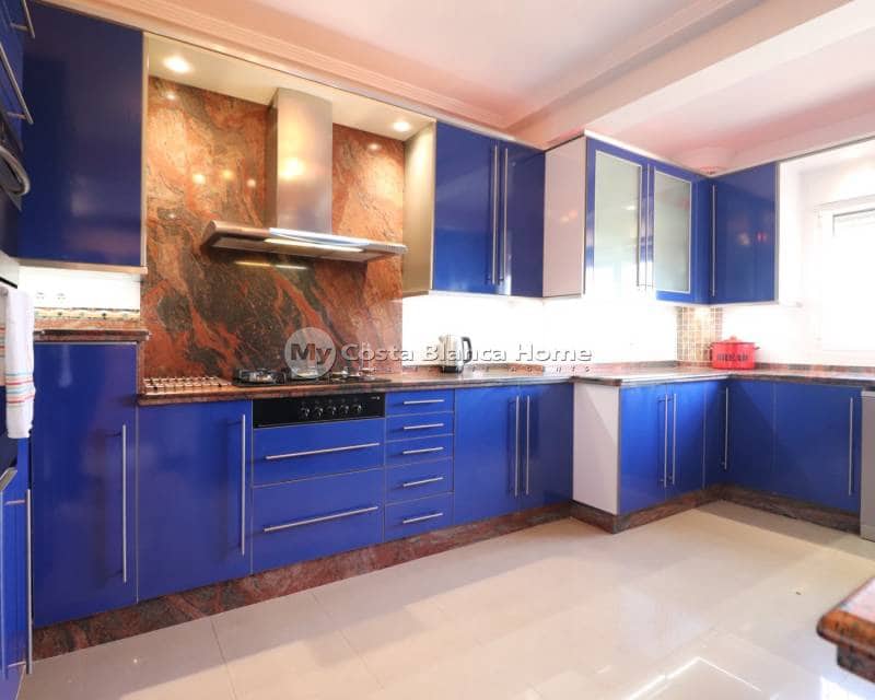 3 bedroom Villa for sale in Algorfa with pool - € 549,500 (Ref: 8782072)