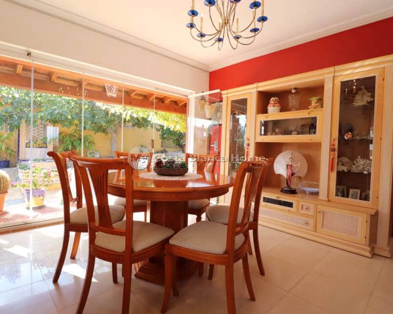 3 bedroom Villa for sale in Algorfa with pool - € 549,500 (Ref: 8782072)