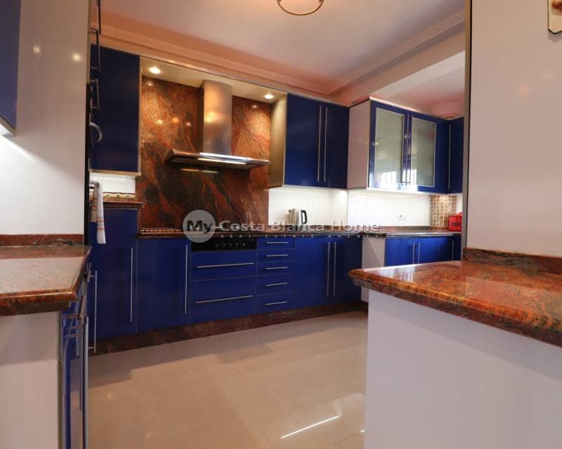 3 bedroom Villa for sale in Algorfa with pool - € 549,500 (Ref: 8782072)