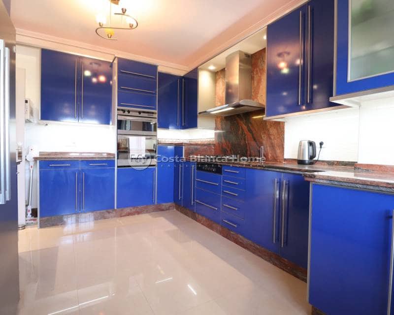 3 bedroom Villa for sale in Algorfa with pool - € 549,500 (Ref: 8782072)