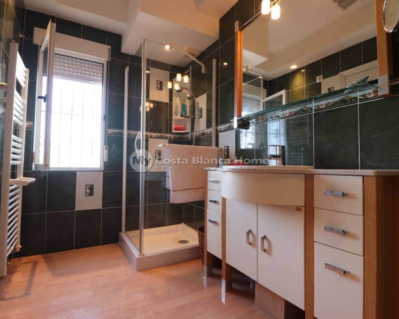 3 bedroom Villa for sale in Algorfa with pool - € 549,500 (Ref: 8782072)