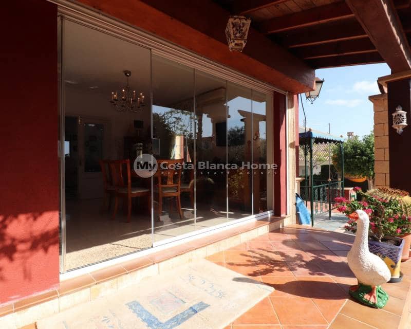 3 bedroom Villa for sale in Algorfa with pool - € 549,500 (Ref: 8782072)