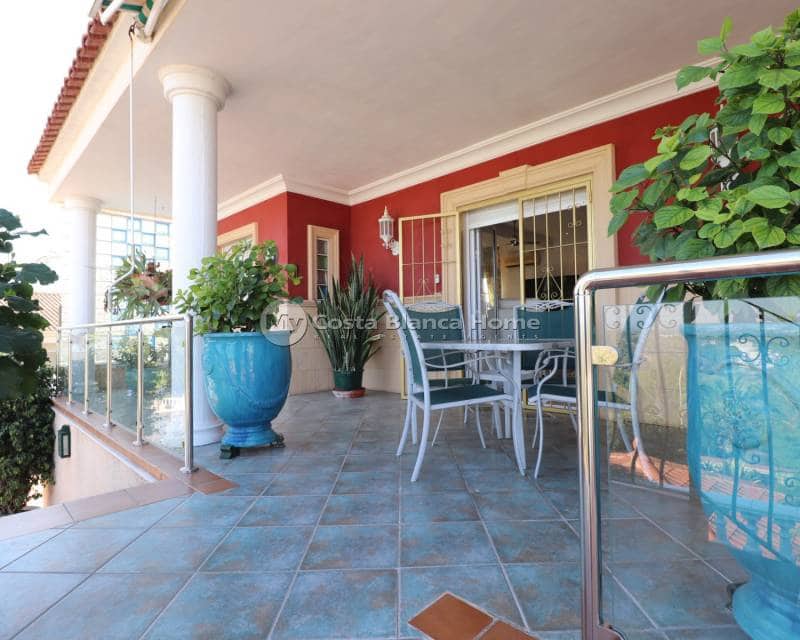 3 bedroom Villa for sale in Algorfa with pool - € 549,500 (Ref: 8782072)