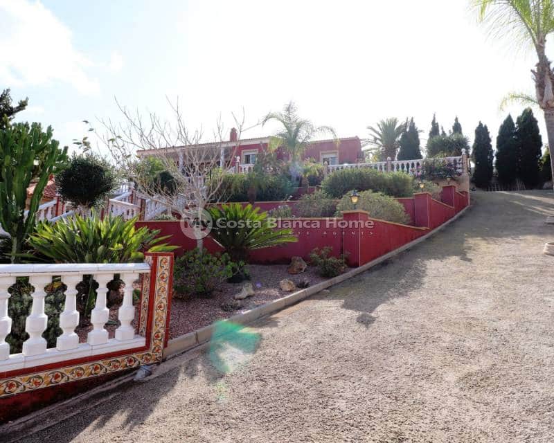 3 bedroom Villa for sale in Algorfa with pool - € 549,500 (Ref: 8782072)