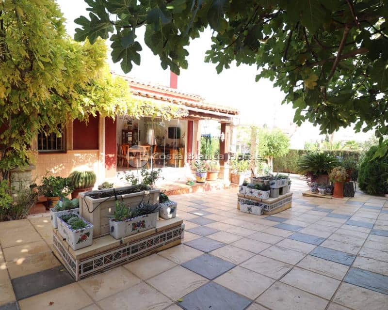 3 bedroom Villa for sale in Algorfa with pool - € 549,500 (Ref: 8782072)