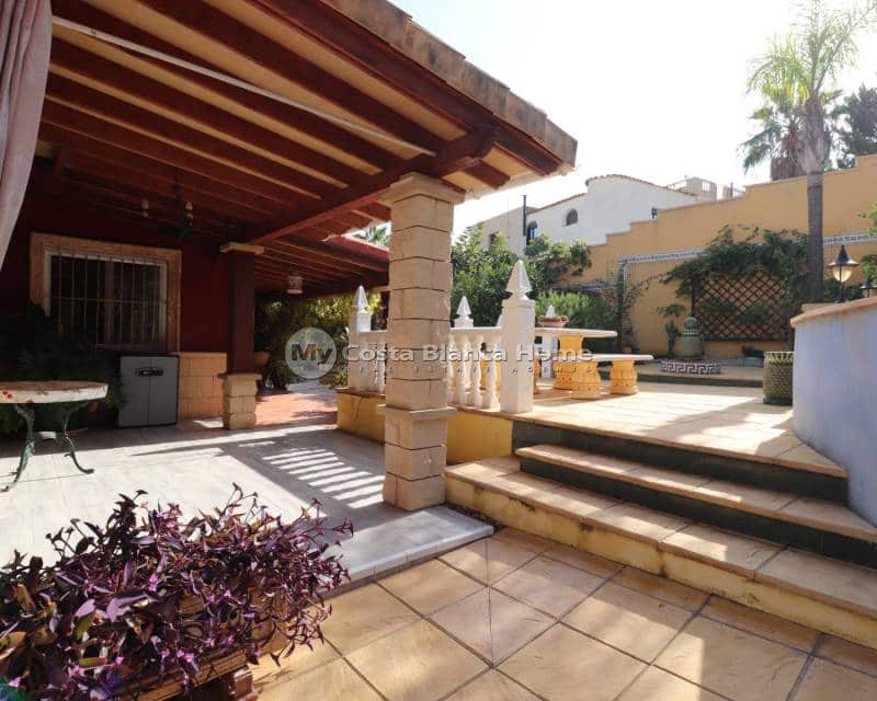 3 bedroom Villa for sale in Algorfa with pool - € 549,500 (Ref: 8782072)
