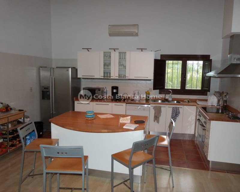 15 soveværelse Finca/Landehus til salg i Ibi med swimmingpool - € 850.000 (Ref: 8824121)