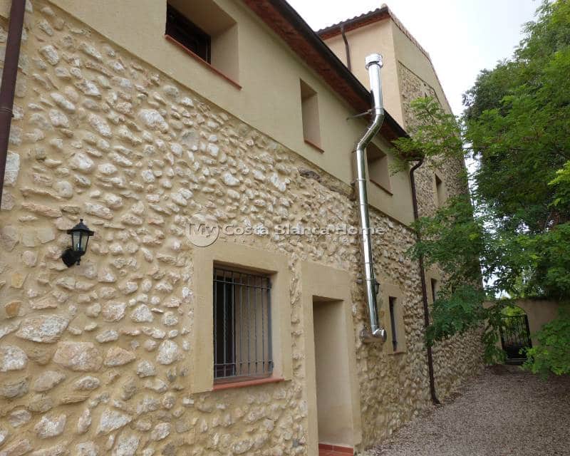 15 soveværelse Finca/Landehus til salg i Ibi med swimmingpool - € 850.000 (Ref: 8824121)