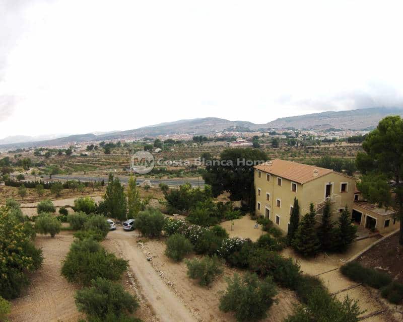 15 soveværelse Finca/Landehus til salg i Ibi med swimmingpool - € 850.000 (Ref: 8824121)