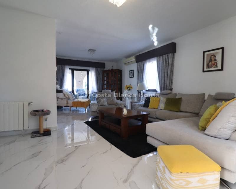 5 sypialnia Willa na sprzedaż w Algorfa z basenem - 685 000 € (Ref: 8824123)