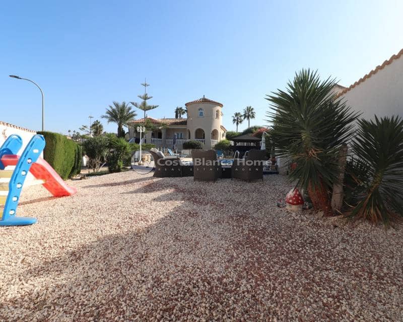 5 sypialnia Willa na sprzedaż w Algorfa z basenem - 685 000 € (Ref: 8824123)