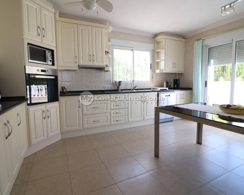 Chalet de 3 habitaciones en Algorfa en venta con piscina - 585.000 € (Ref: 8824125)