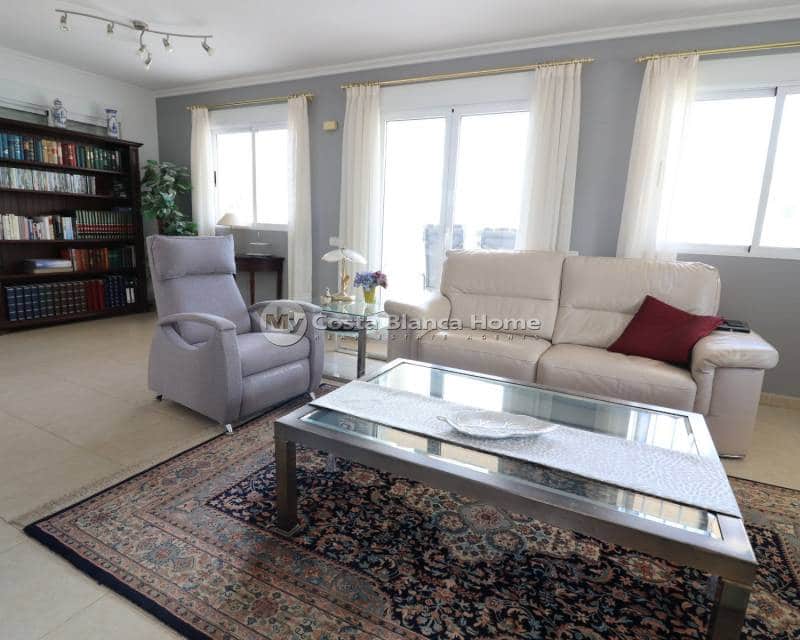 Chalet de 3 habitaciones en Algorfa en venta con piscina - 585.000 € (Ref: 8824125)